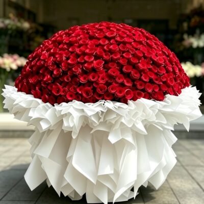 Grand Celebration: Luxury Red Rose Bouquet